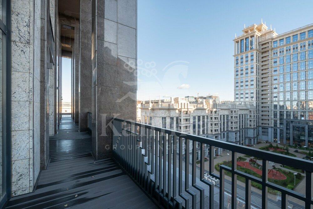 5-КОМН. ПЕНТХАУС С ОТДЕЛКОЙ 450 М² НА 8 ЭТАЖЕ