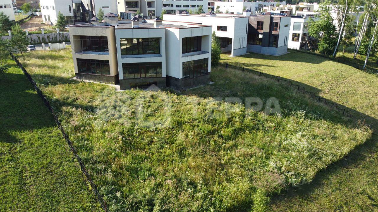 2-этажный коттедж 1 350 м² без отделки