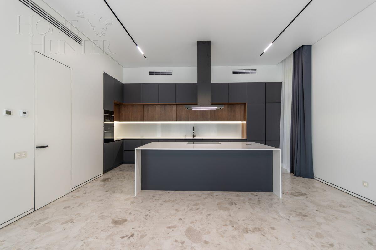 2-этажный коттедж 650 м² с отделкой