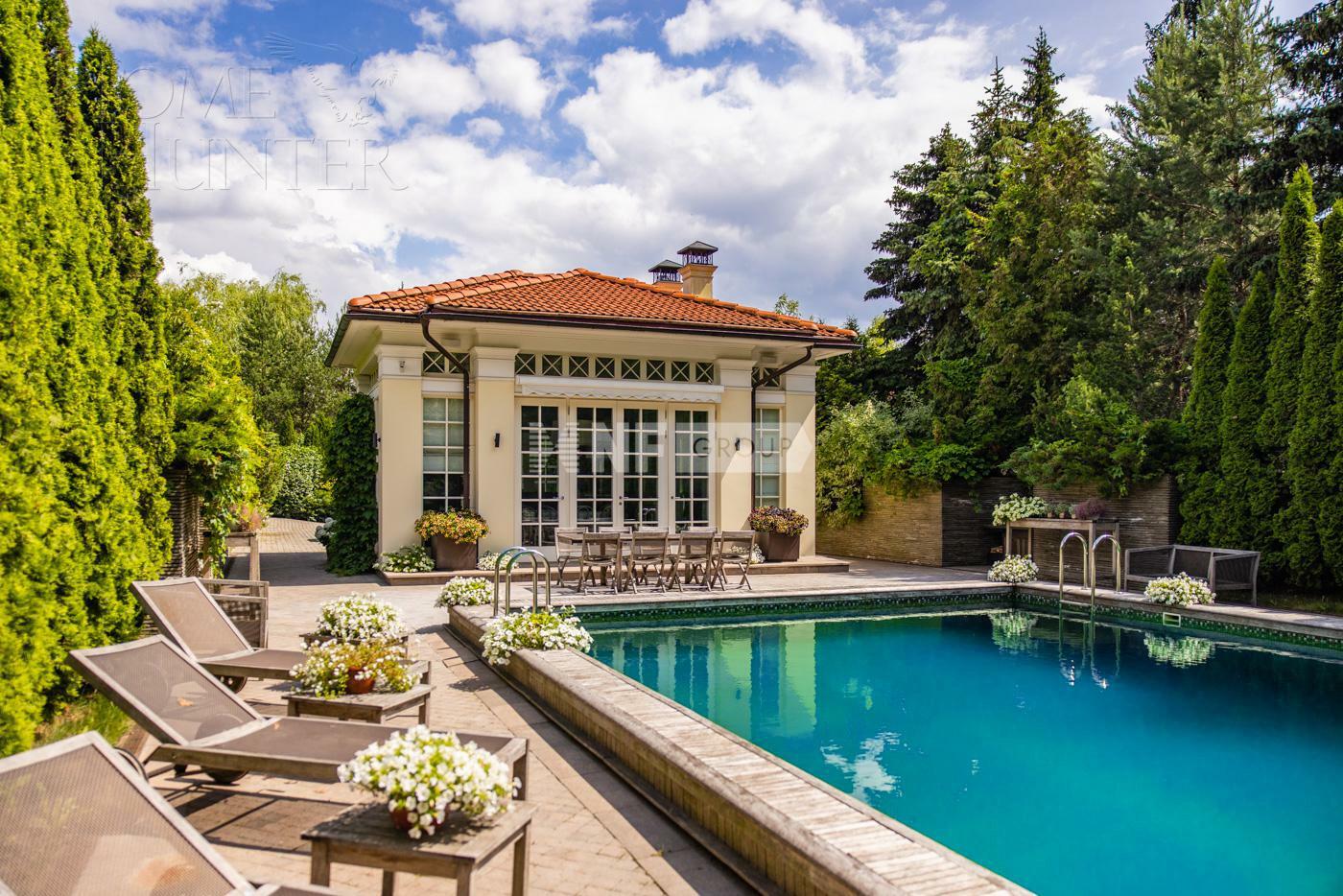 2-этажный коттедж 1 067 м² с отделкой