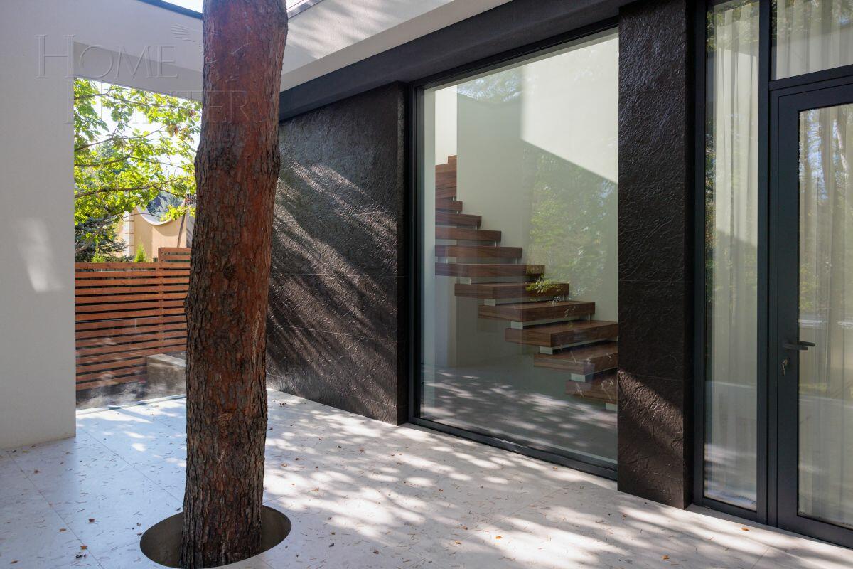 2-этажный коттедж 650 м² с отделкой