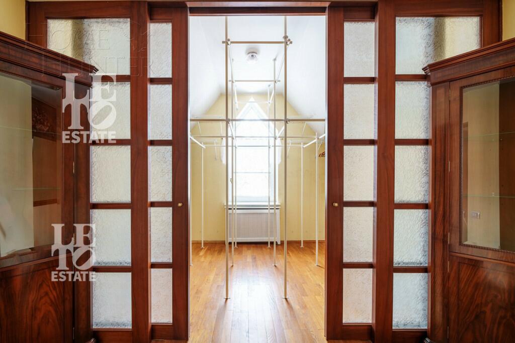 3-этажный коттедж 840 м² с отделкой