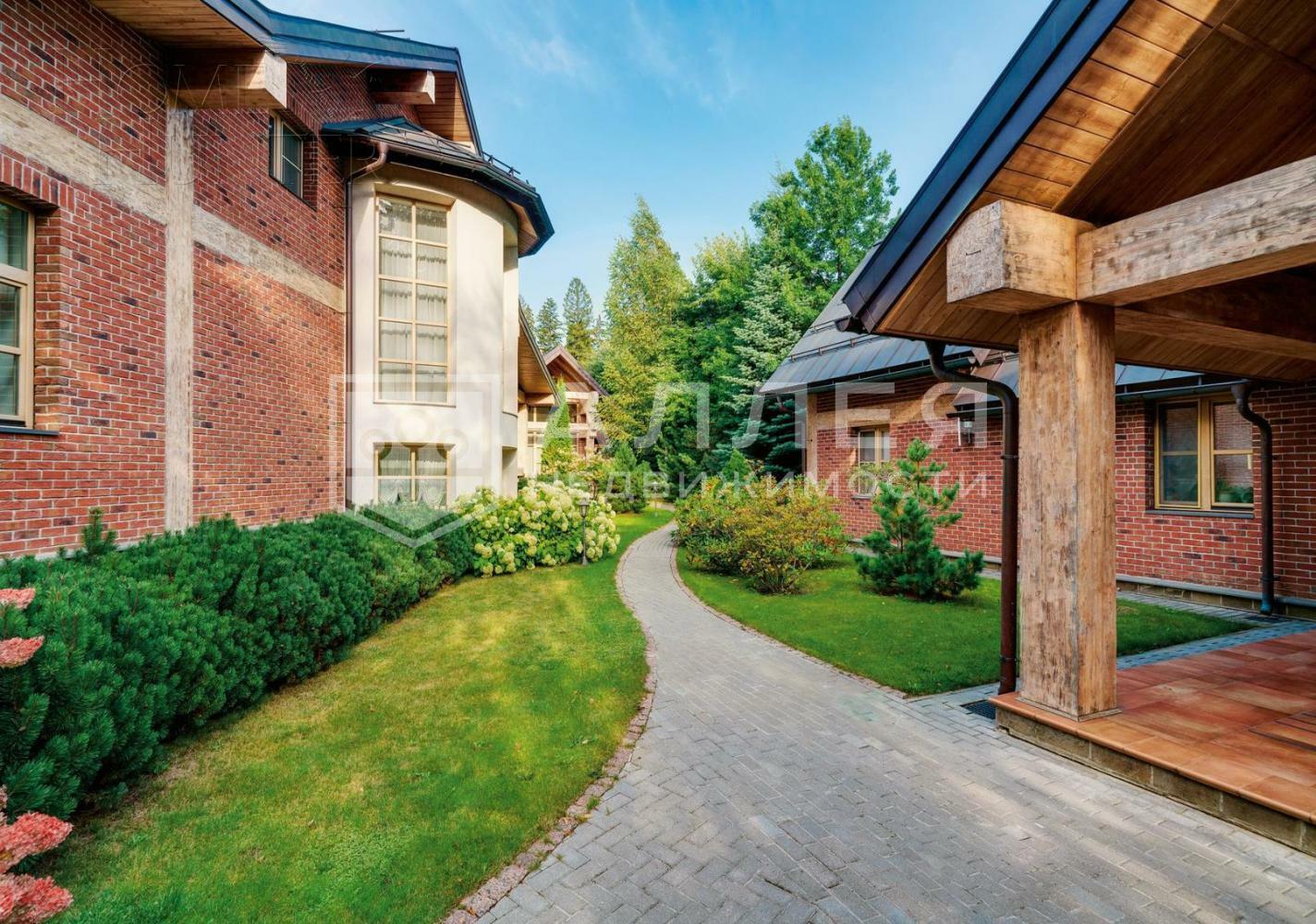 2-этажный коттедж 1 185 м² с отделкой