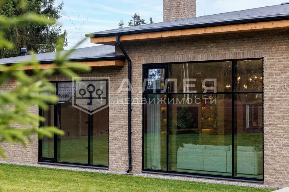 1-этажный коттедж 275 м² с отделкой