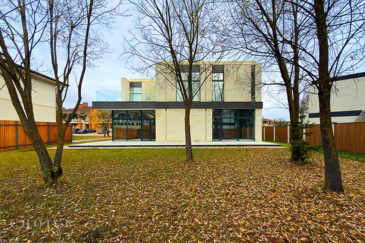 2-этажный коттедж 340 м² с отделкой