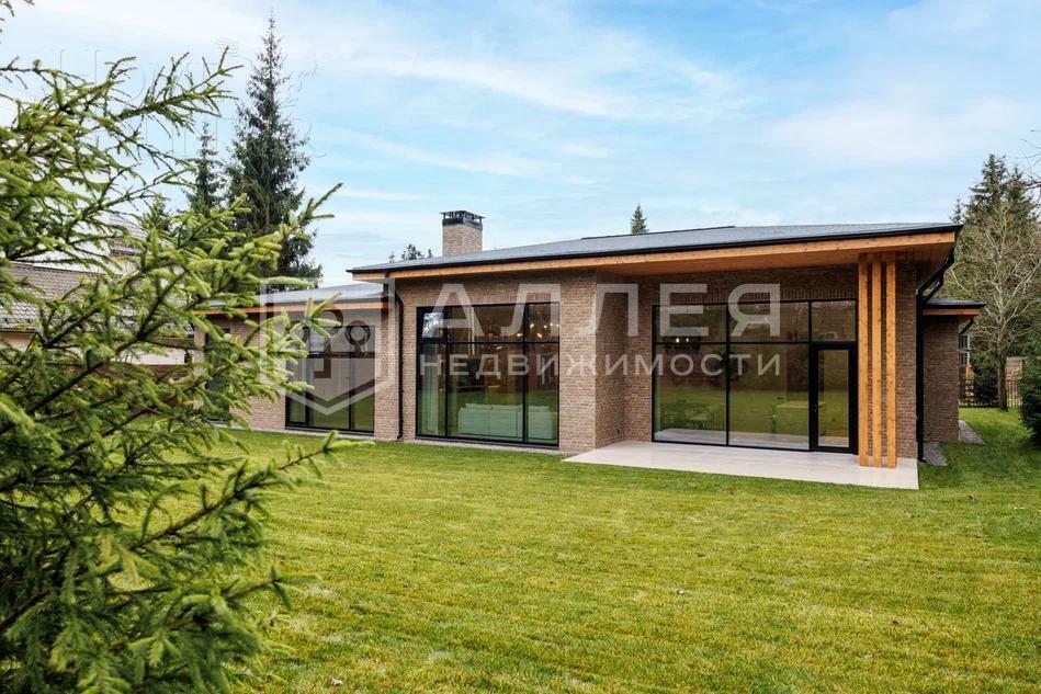 1-этажный коттедж 275 м² с отделкой