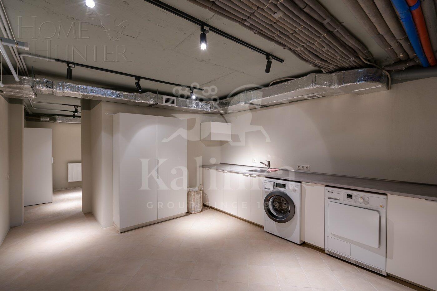 2-этажный коттедж 1 214 м² с отделкой