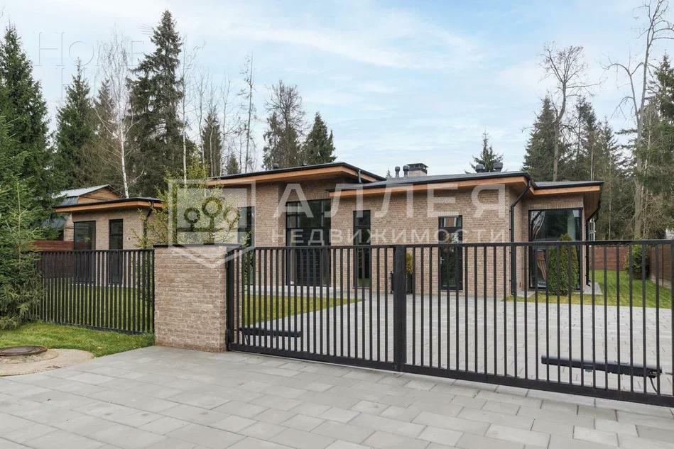 1-этажный коттедж 275 м² с отделкой