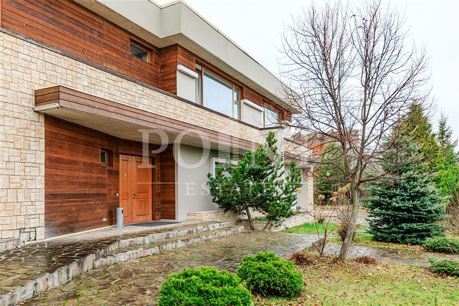 2-этажный коттедж 650 м² с отделкой