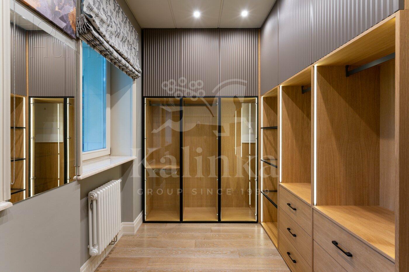 2-этажный коттедж 1 214 м² с отделкой