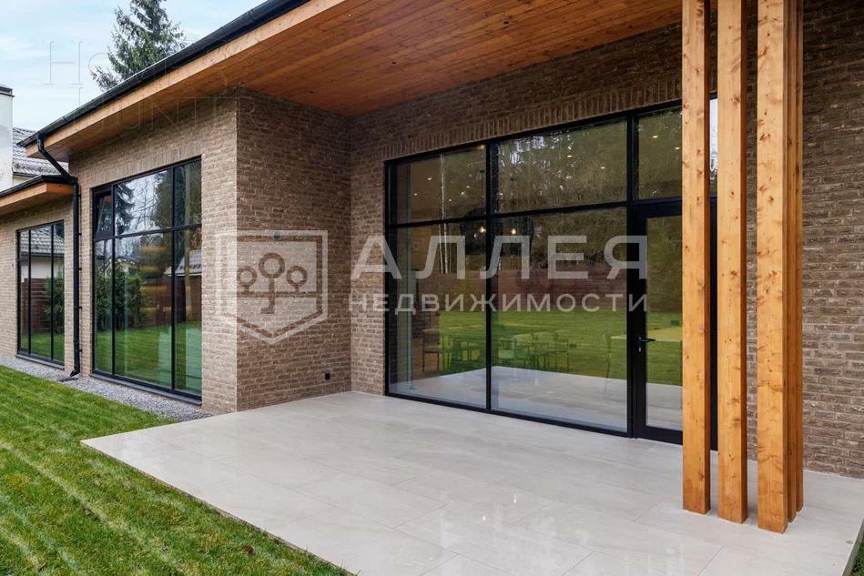 1-этажный коттедж 275 м² с отделкой