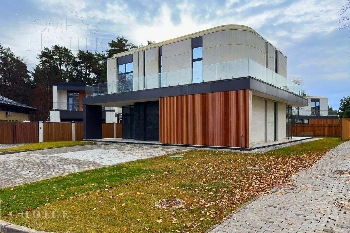 2-этажный коттедж 340 м² с отделкой