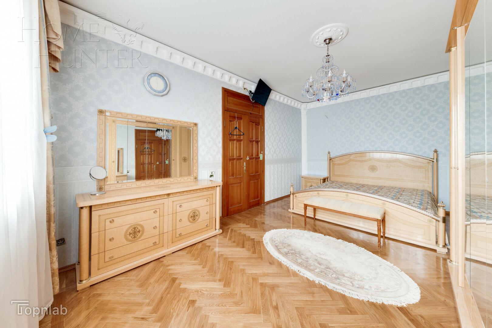 3-этажный коттедж 613.1 м² с отделкой