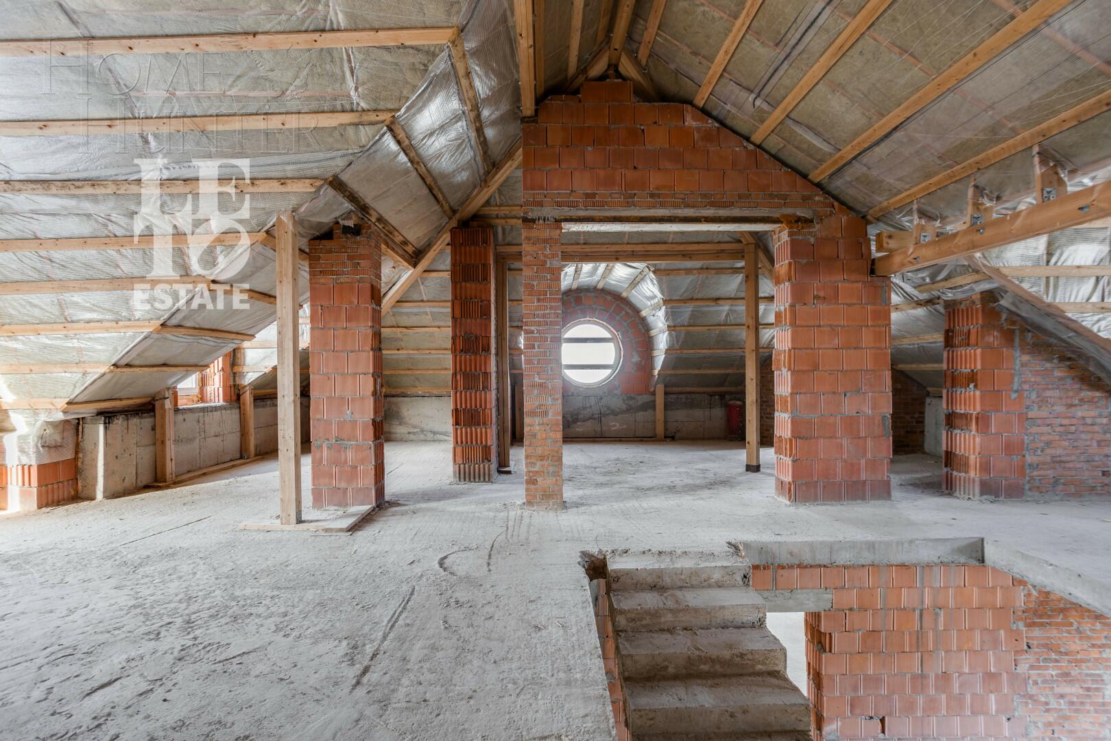 2-этажный коттедж 860 м² без отделки