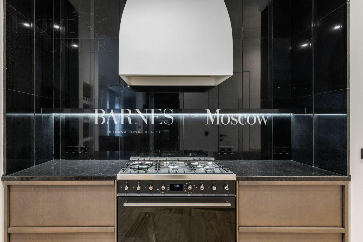 2-этажный коттедж 830 м² без отделки