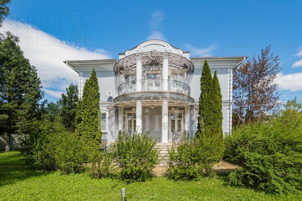 2-этажный коттедж 700 м² с отделкой