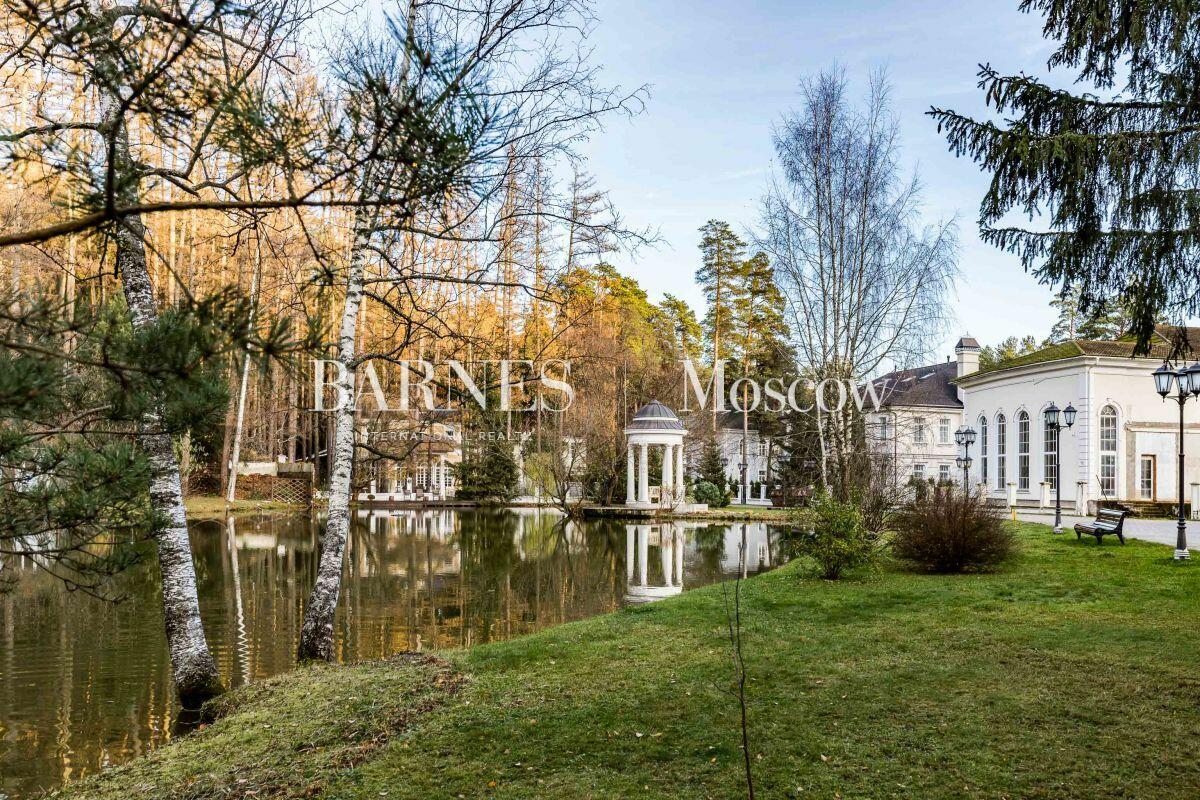 2-этажный коттедж 830 м² без отделки