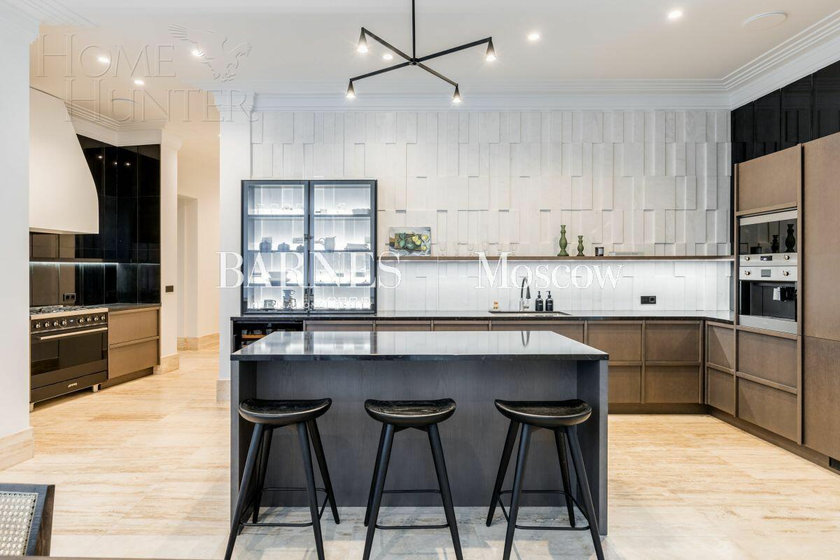 2-этажный коттедж 830 м² без отделки