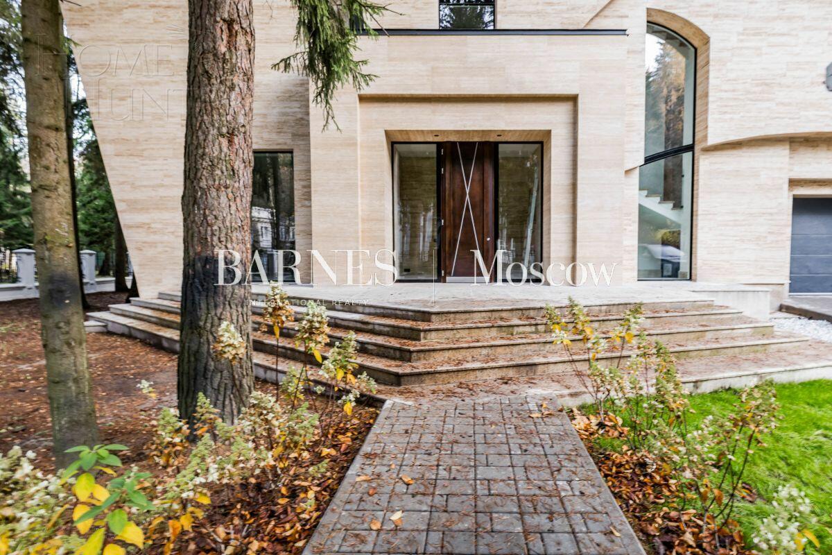 2-этажный коттедж 830 м² без отделки