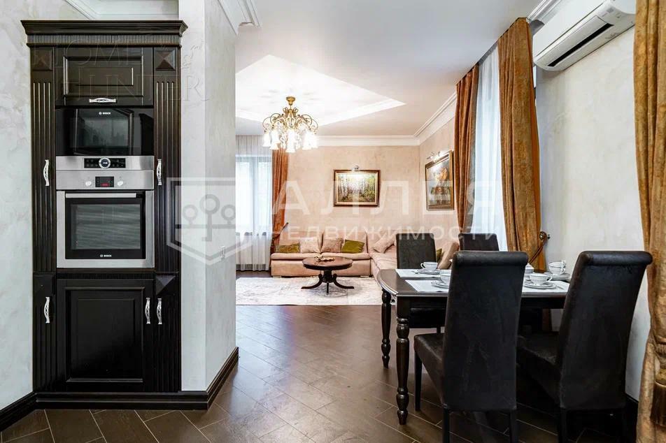 2-этажный коттедж 450 м² с отделкой