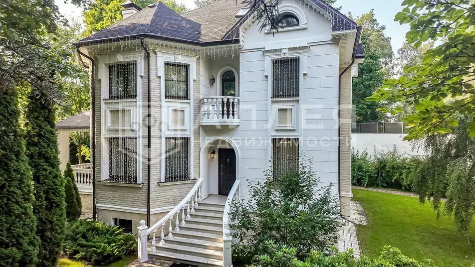 2-этажный коттедж 450 м² с отделкой