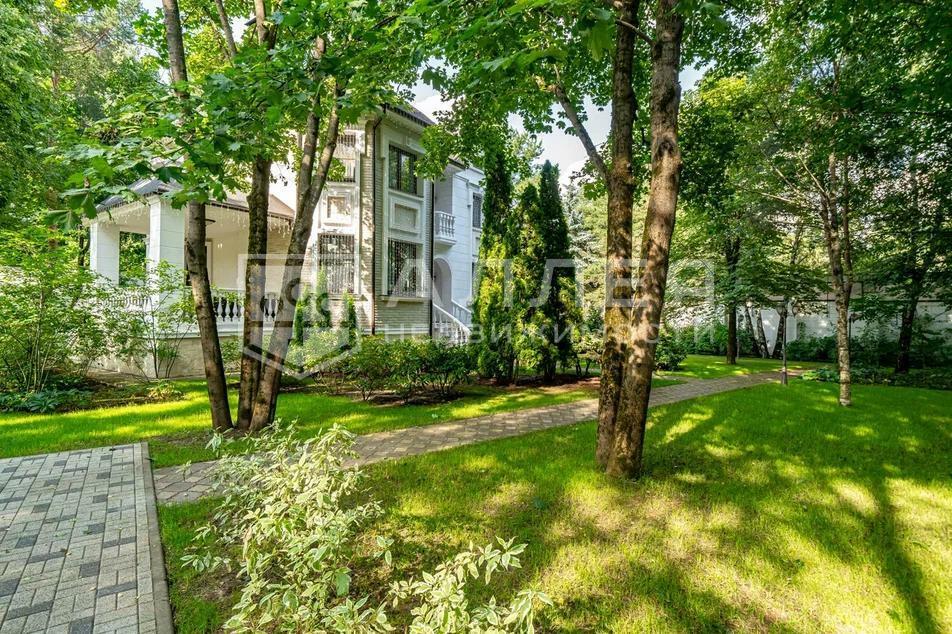 2-этажный коттедж 450 м² с отделкой