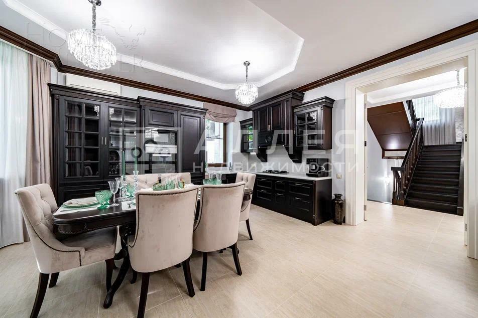 2-этажный коттедж 450 м² с отделкой