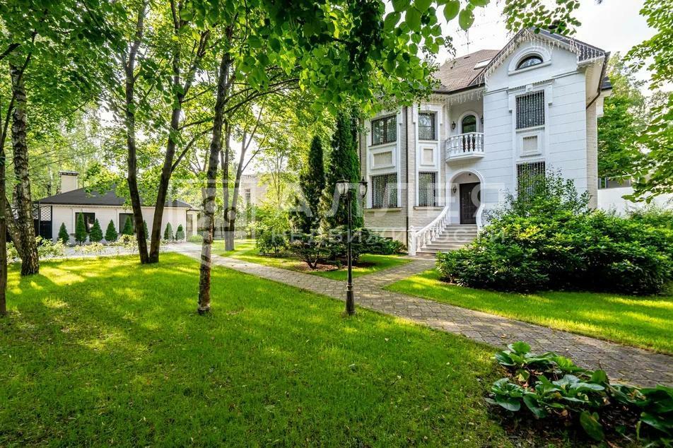 2-этажный коттедж 450 м² с отделкой