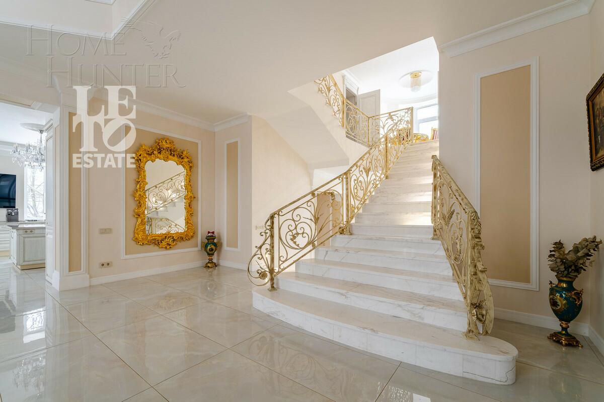 2-этажный коттедж 1 110 м² с отделкой