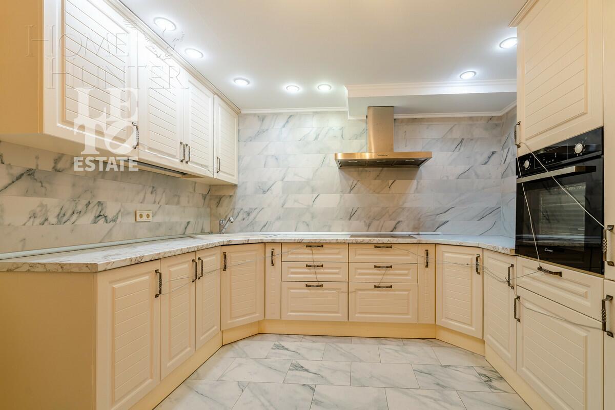 2-этажный коттедж 1 110 м² с отделкой