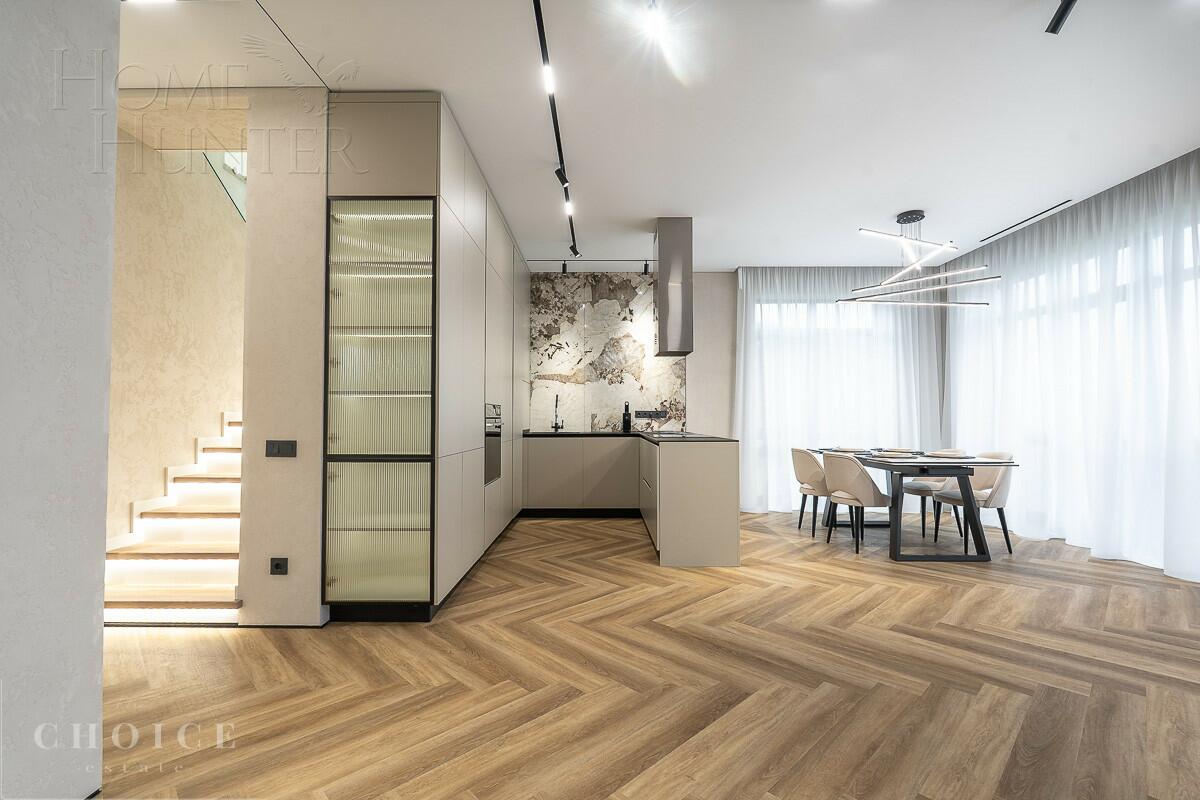 2-этажный коттедж 271 м² с отделкой