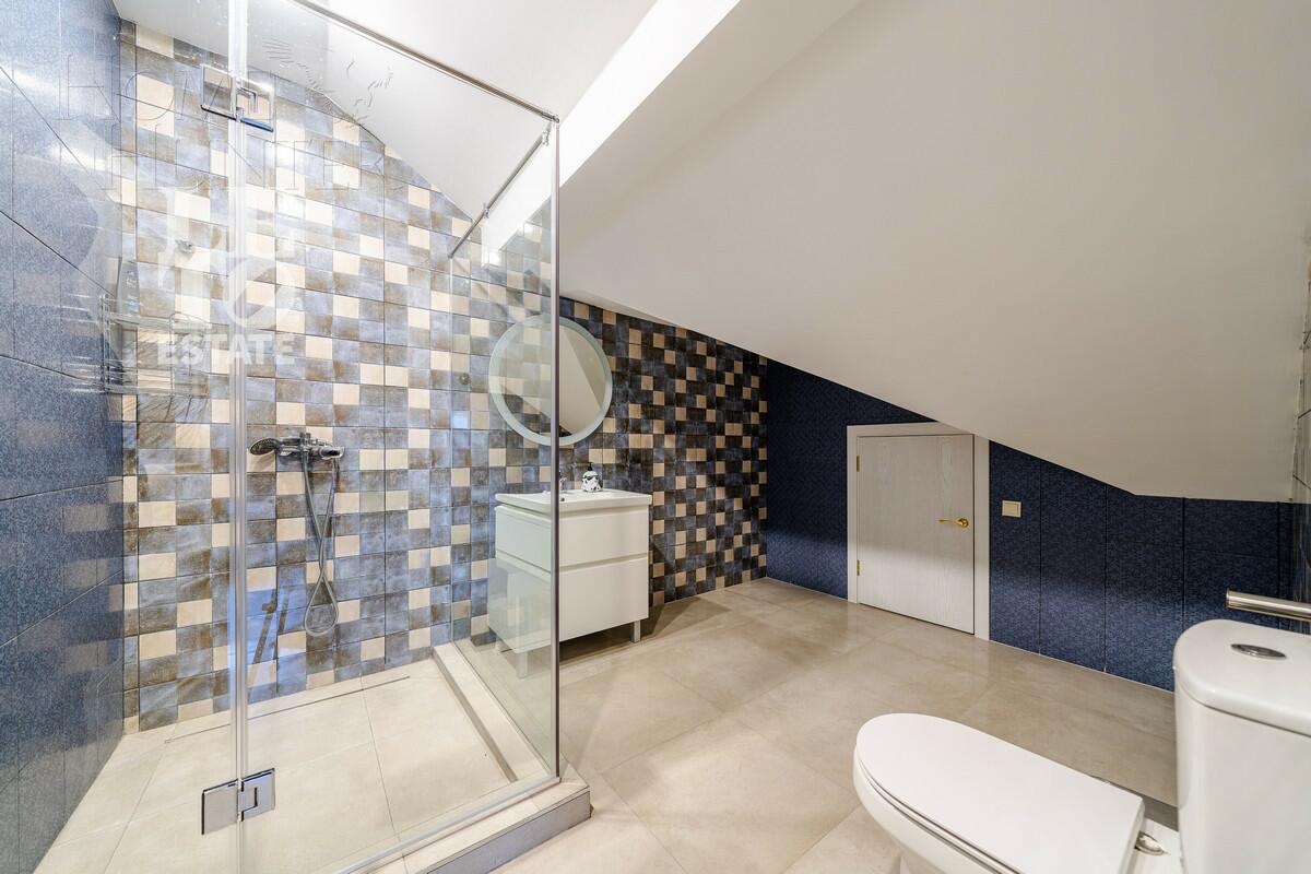 2-этажный коттедж 1 110 м² с отделкой