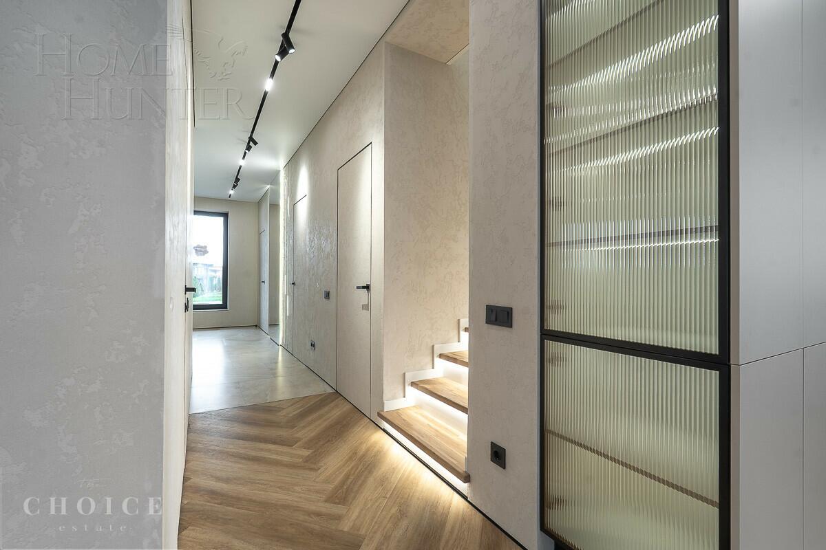 2-этажный коттедж 271 м² с отделкой