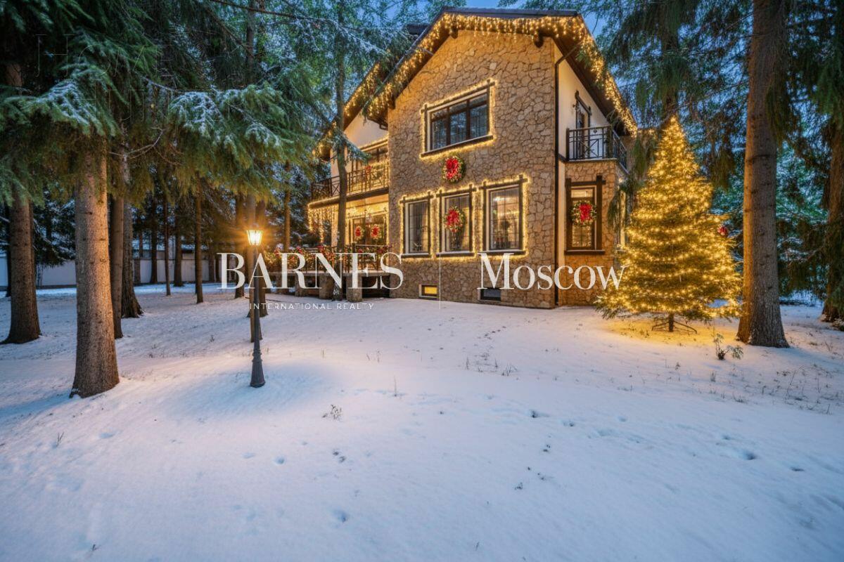 3-этажный коттедж 633 м² с отделкой