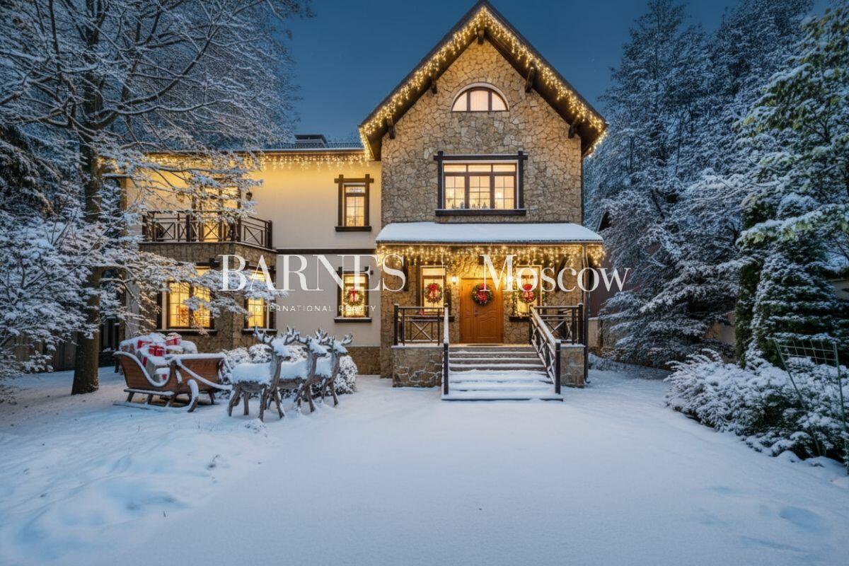 3-этажный коттедж 633 м² с отделкой