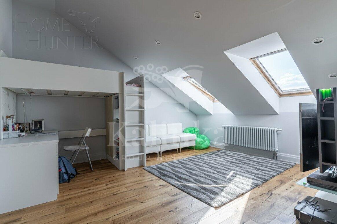 3-этажный таунхаус 350 м² с отделкой