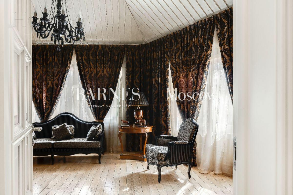 2-этажный коттедж 450 м² с отделкой