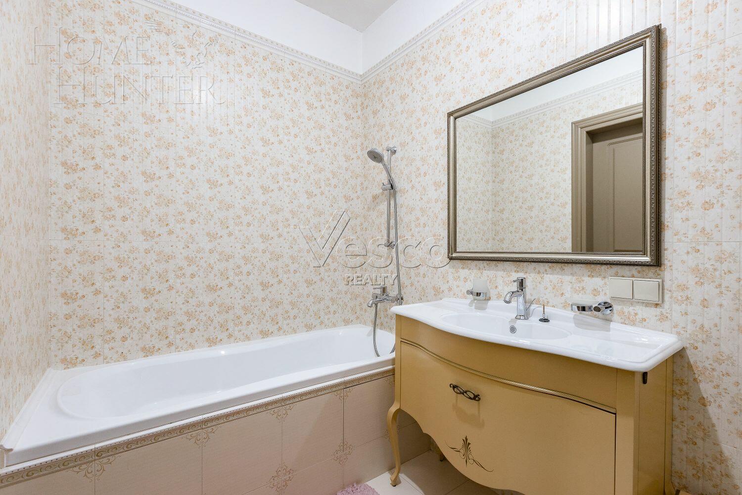 2-этажный коттедж 750 м² с отделкой