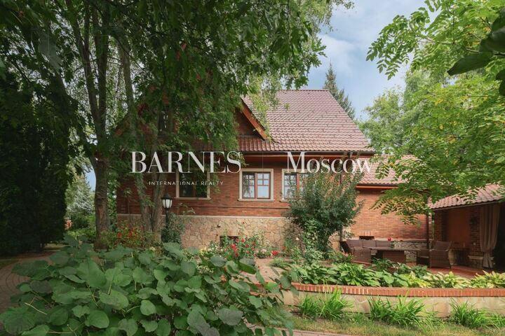 2-этажный коттедж 410 м² с отделкой