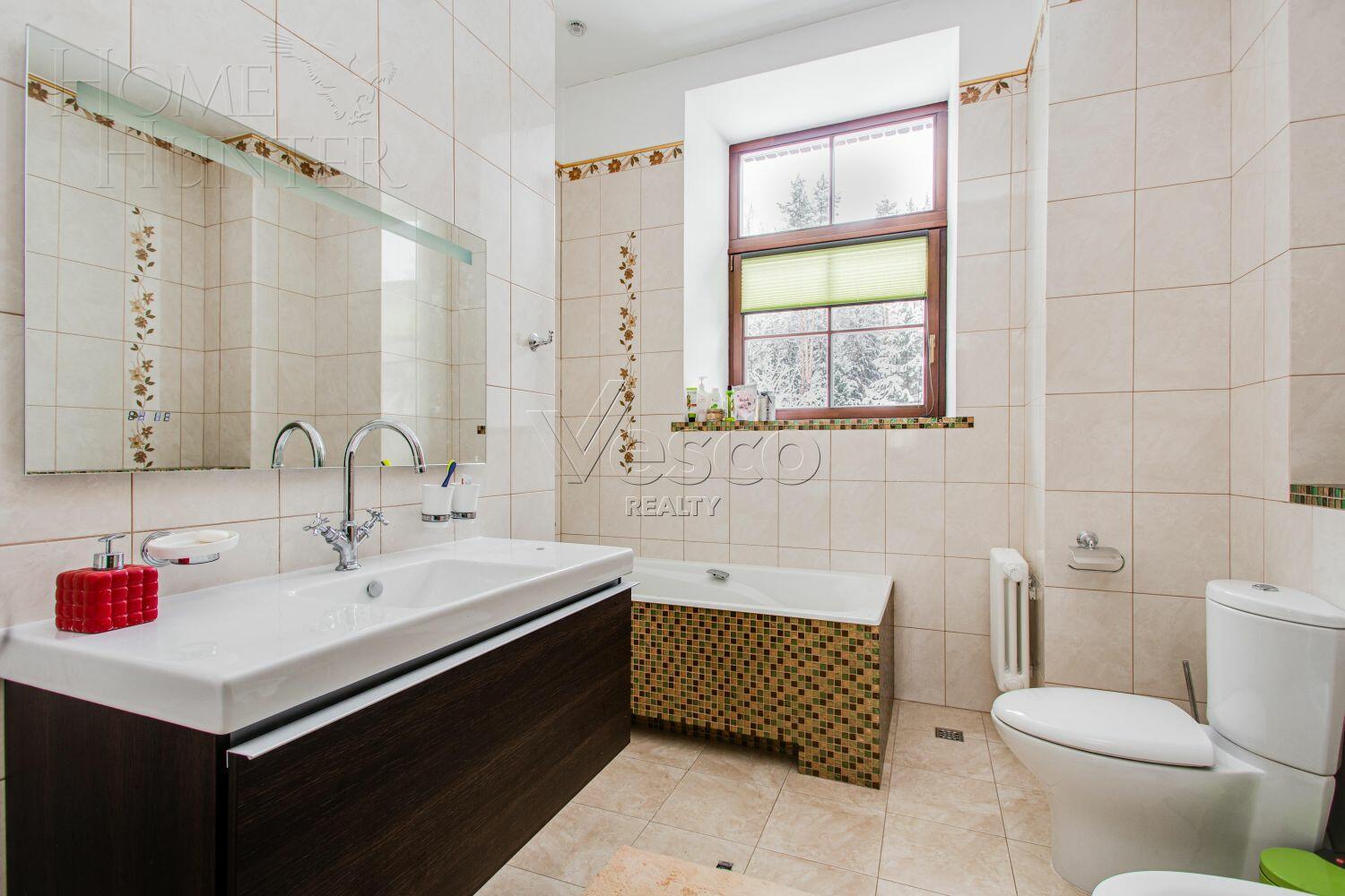 2-этажный коттедж 1 380 м² с отделкой