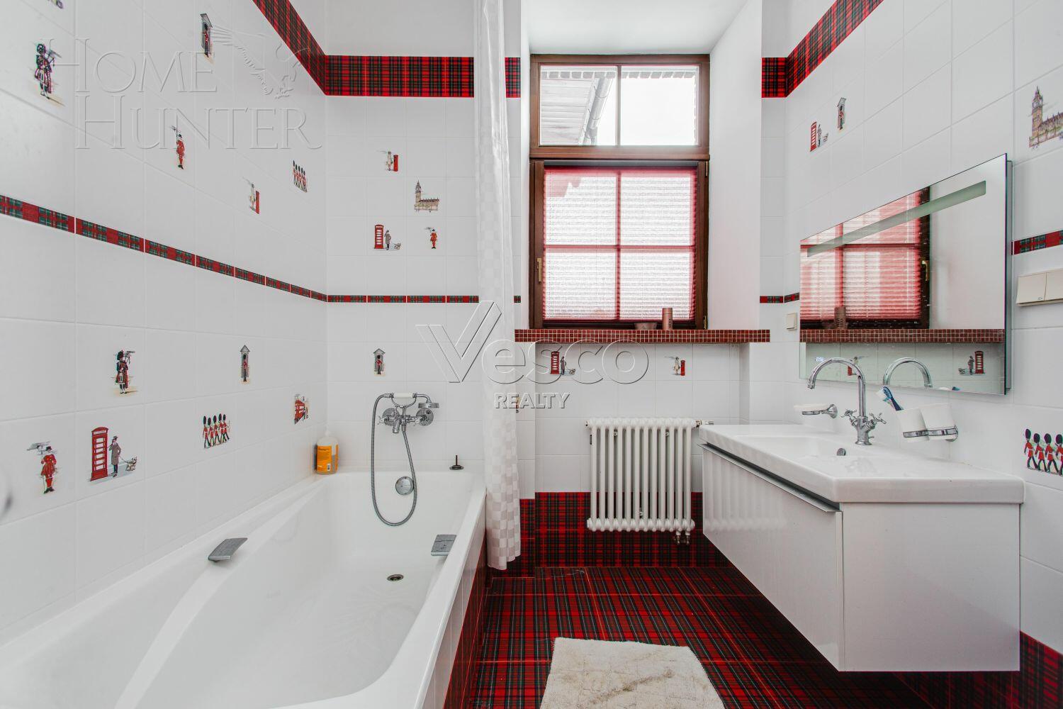 2-этажный коттедж 1 380 м² с отделкой