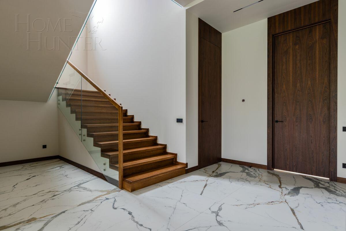 2-этажный коттедж 731 м² с отделкой