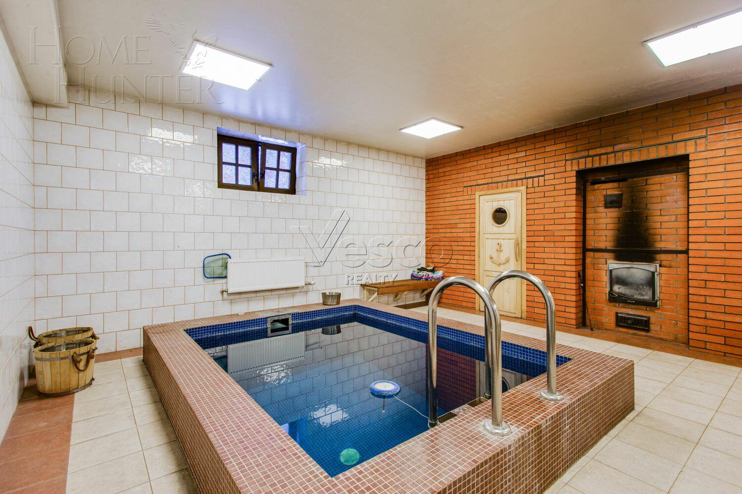 2-этажный коттедж 1 380 м² с отделкой