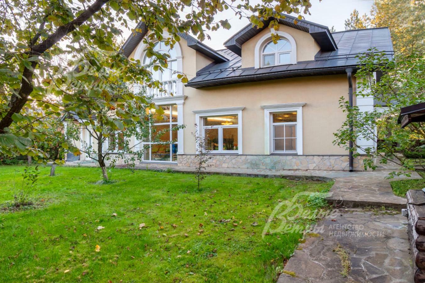 2-этажный коттедж 405 м² с отделкой