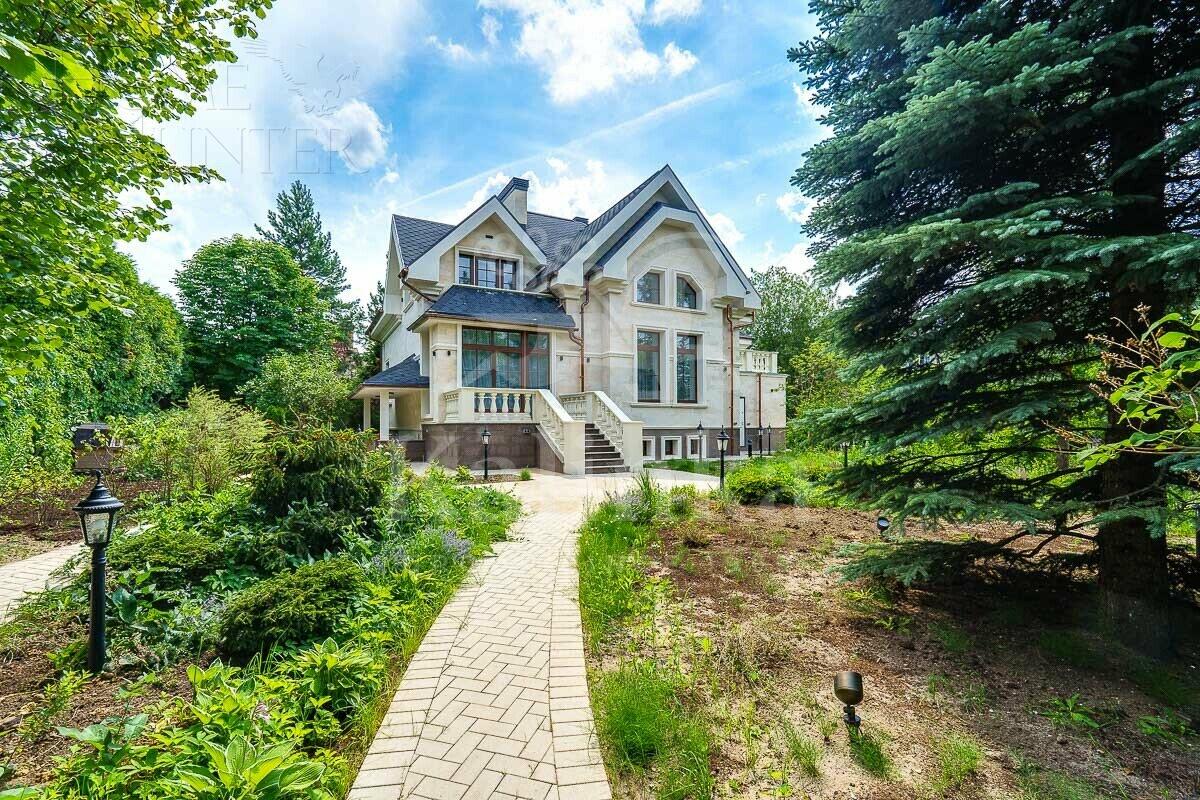 2-этажный коттедж 360 м² с отделкой