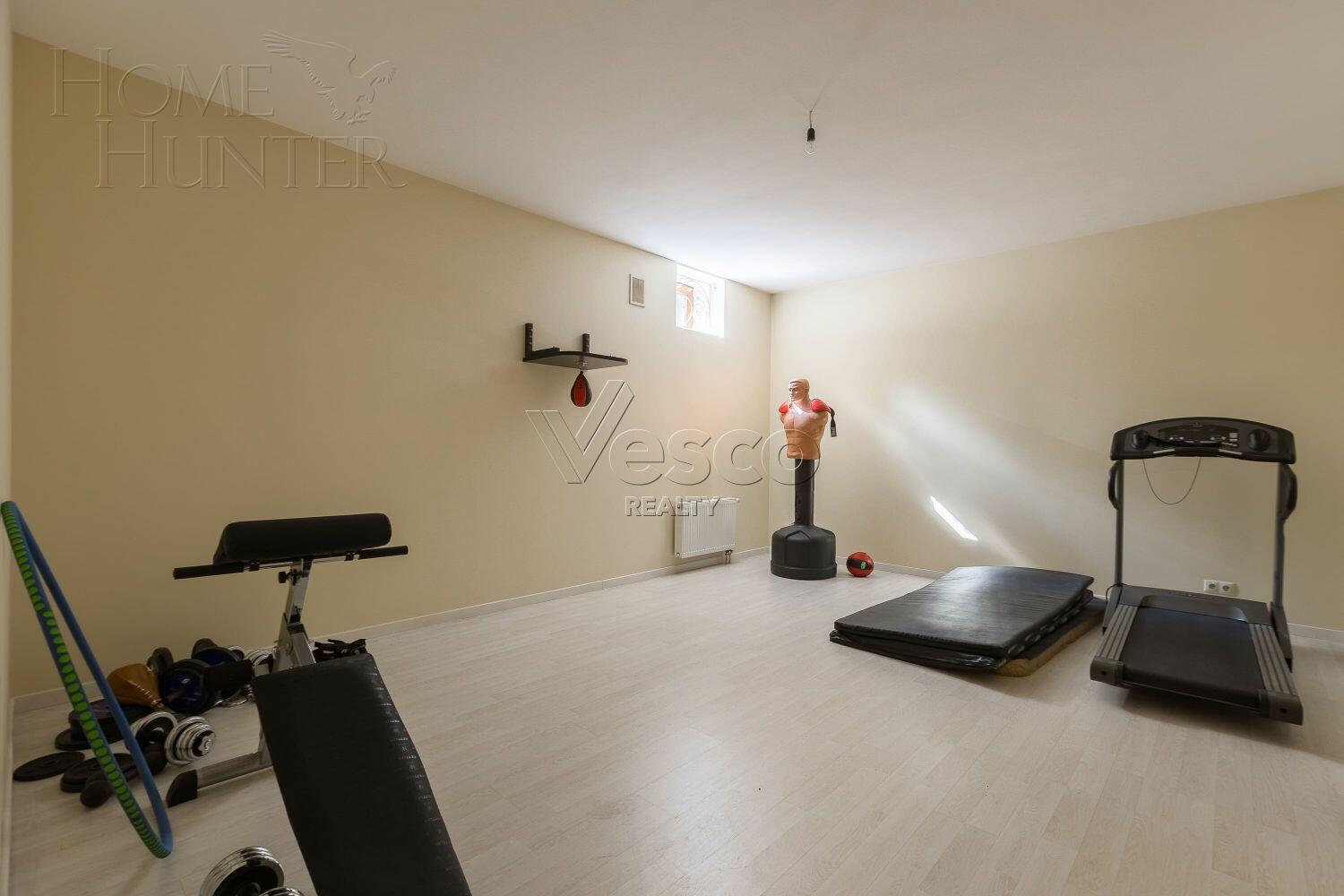 2-этажный коттедж 750 м² с отделкой