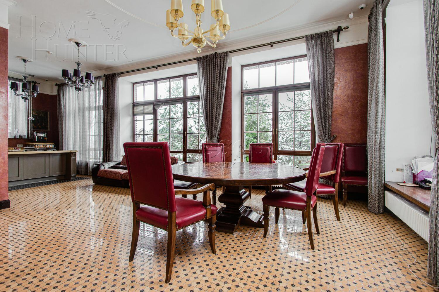 2-этажный коттедж 1 380 м² с отделкой