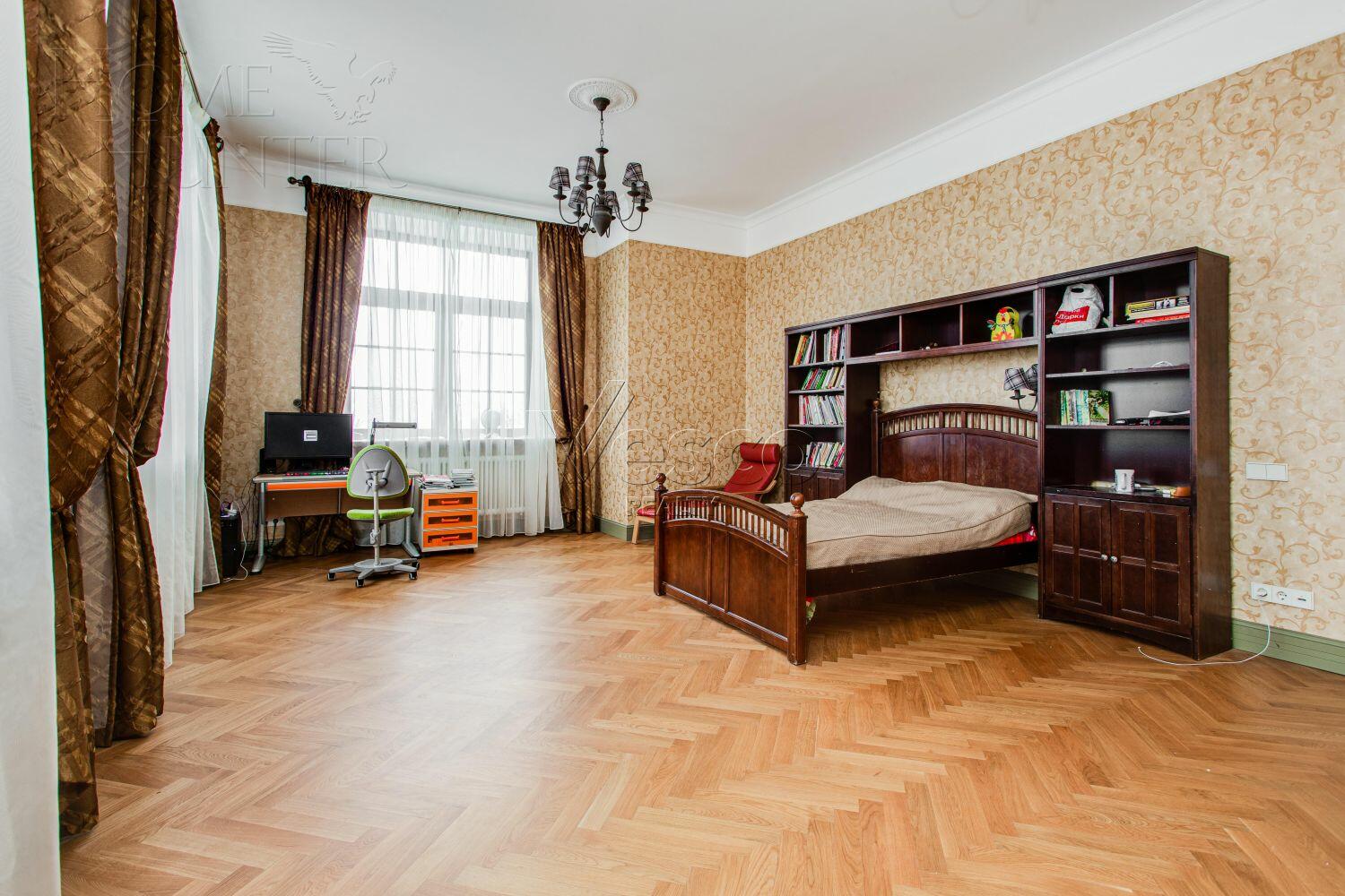 2-этажный коттедж 1 380 м² с отделкой