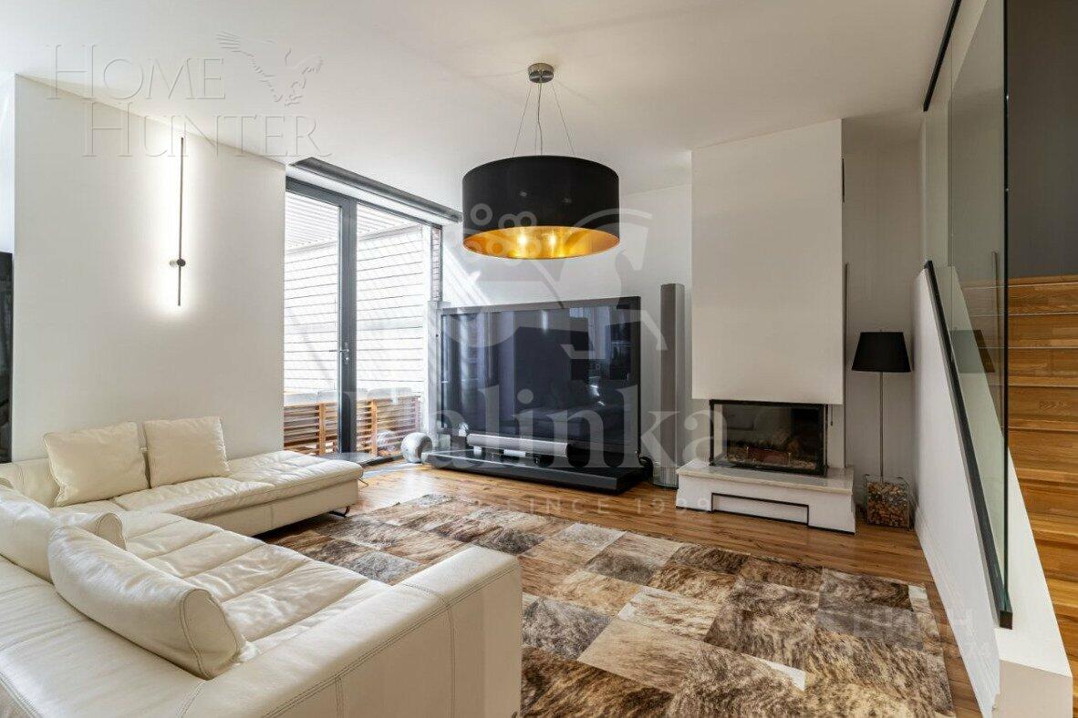 3-этажный таунхаус 350 м² с отделкой