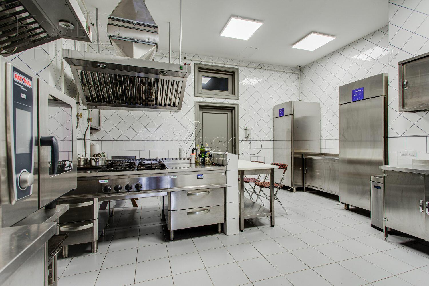 2-этажный коттедж 1 380 м² с отделкой